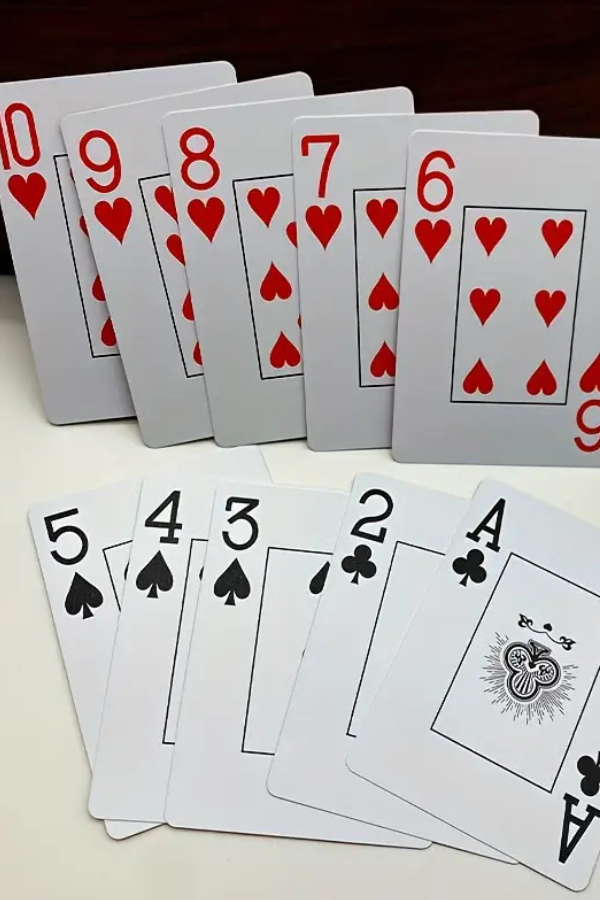 Baralho de Cartas com Letras Grandes